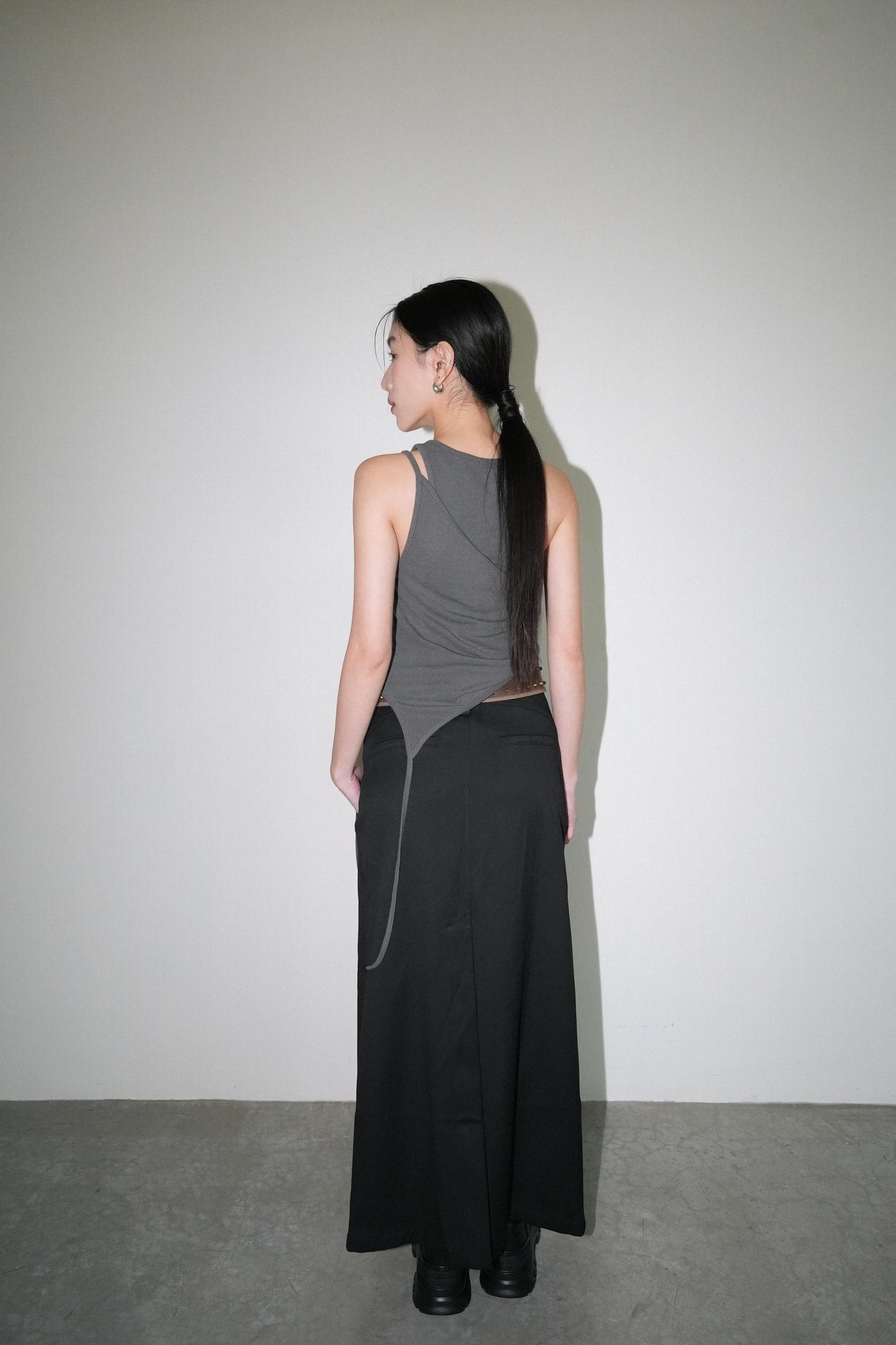 A line skirt with vintage belt