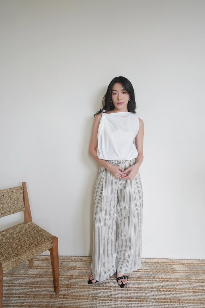 Asymmetrical One-Shoulder Sleeveless Top