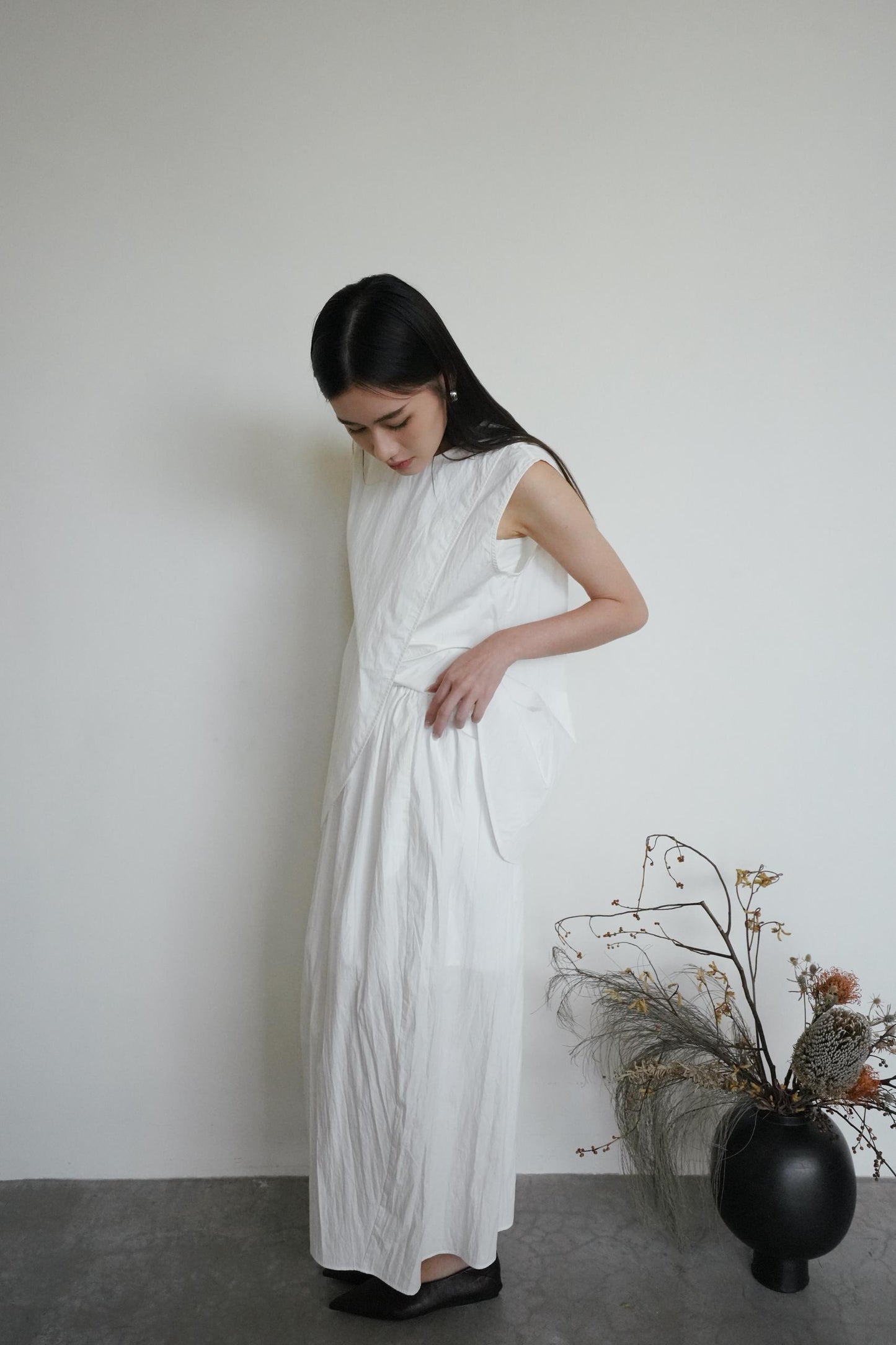 Sleeveless Set With Hem Slit Detail