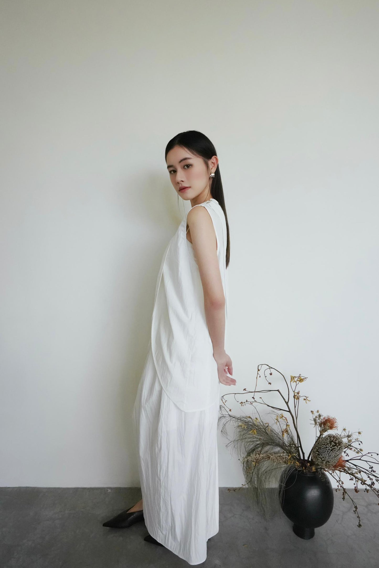 Sleeveless Set With Hem Slit Detail