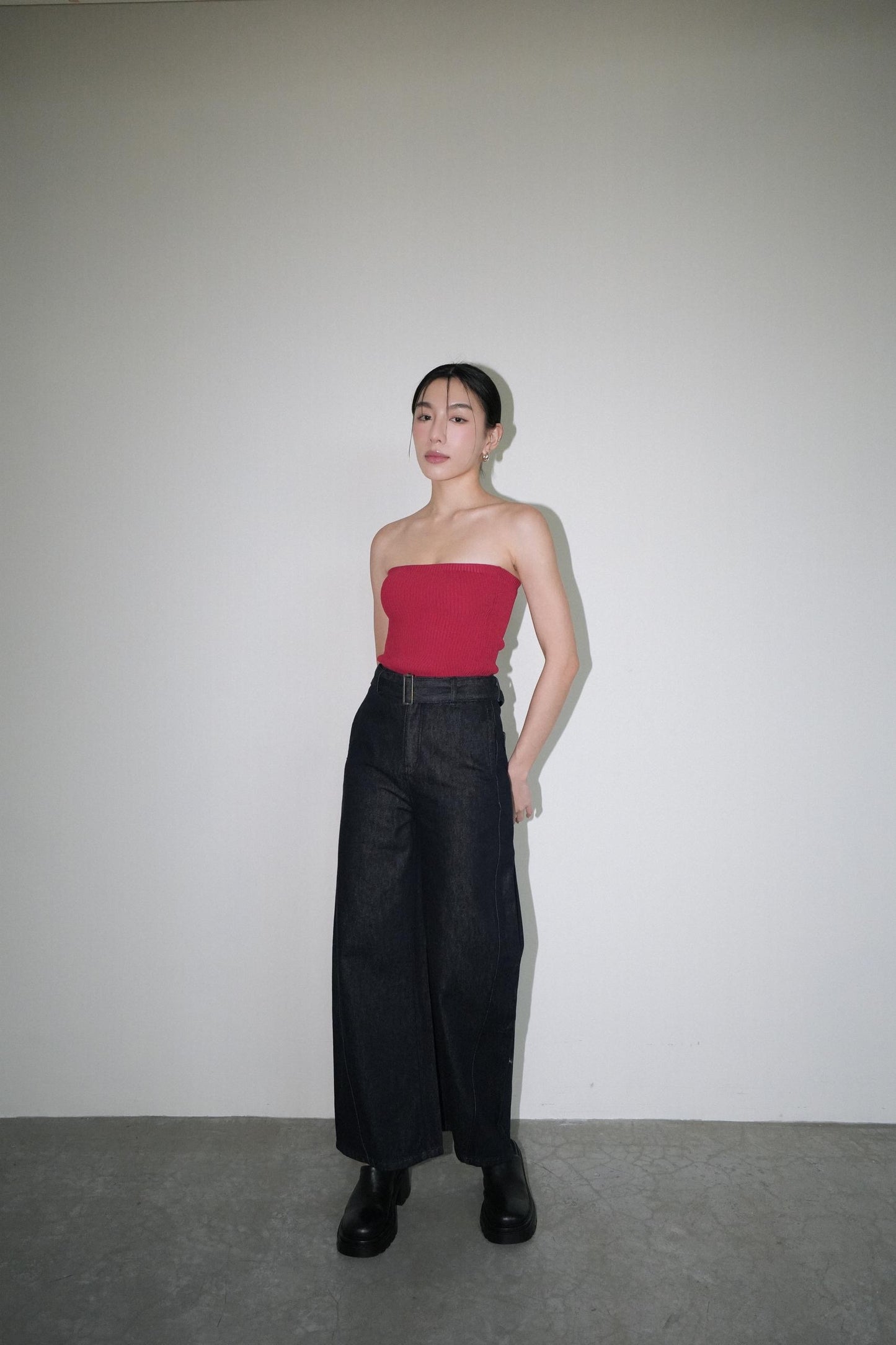 Straight pants with belt