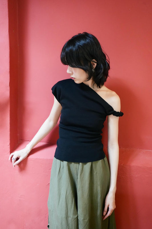 One-Shoulder Twist Knit Top