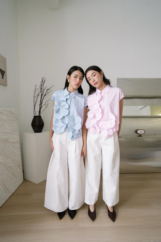Sleeveless Shirt With 3D Floral Design