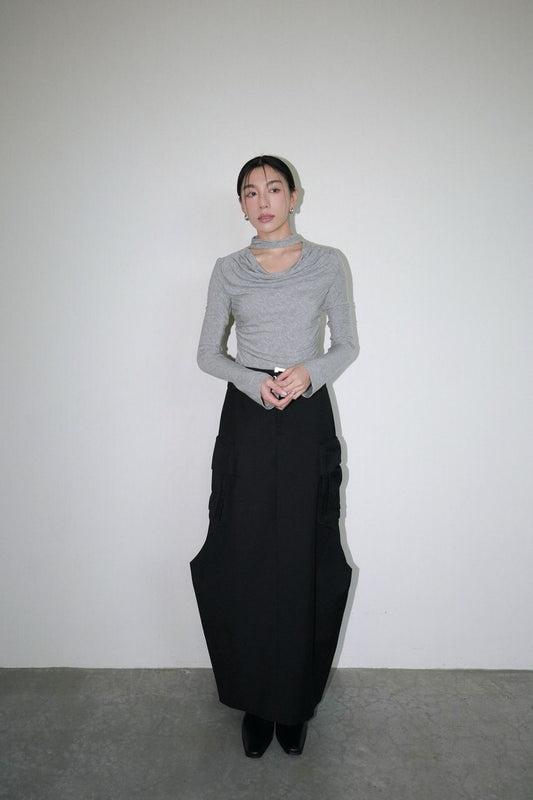 Low Cut Fitted Knit Top