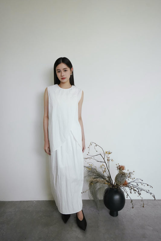 Sleeveless Set With Hem Slit Detail