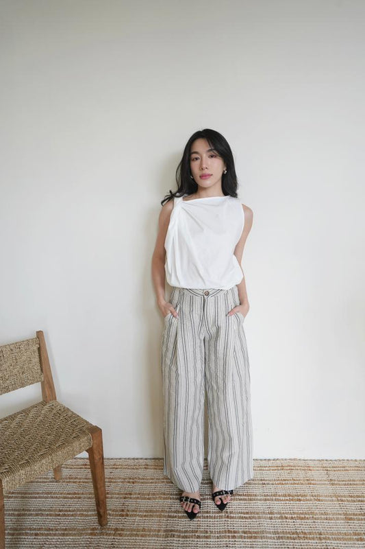 Asymmetrical One-Shoulder Sleeveless Top