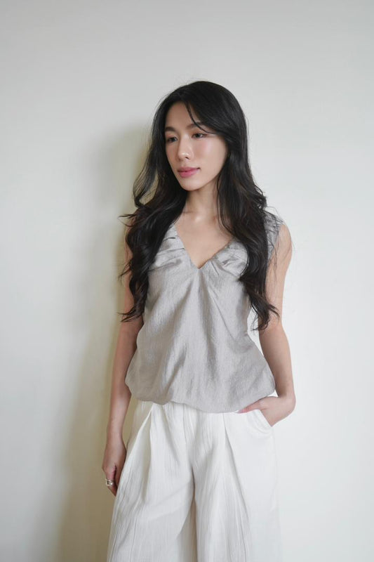 Sleeveless V neck Top