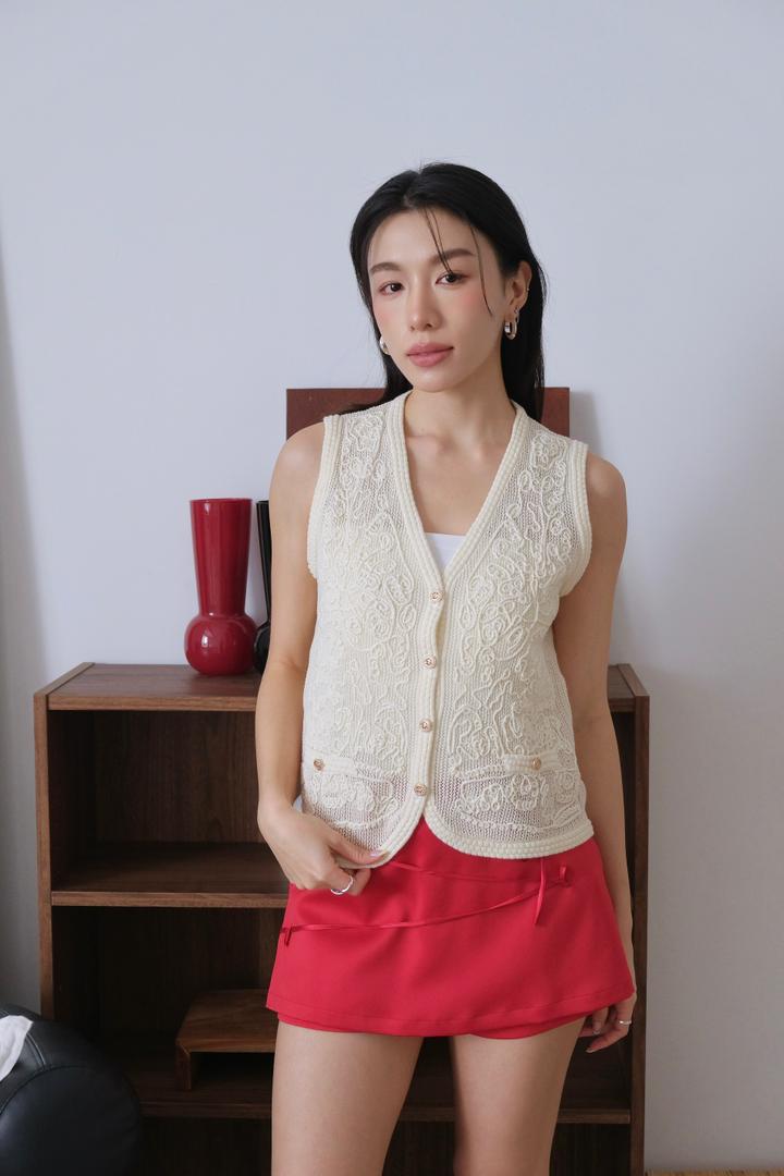 3D-pattern sleeveless vest