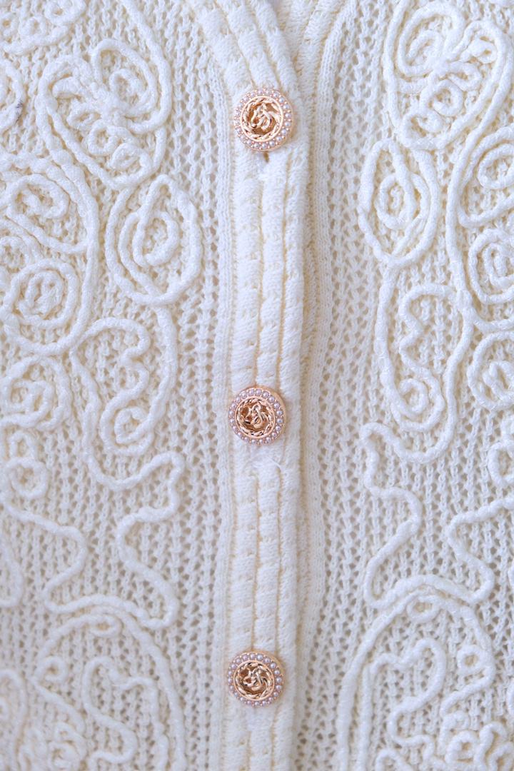 3D-pattern sleeveless vest