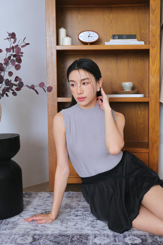 Diagonal Striped Line Sleeveless Top