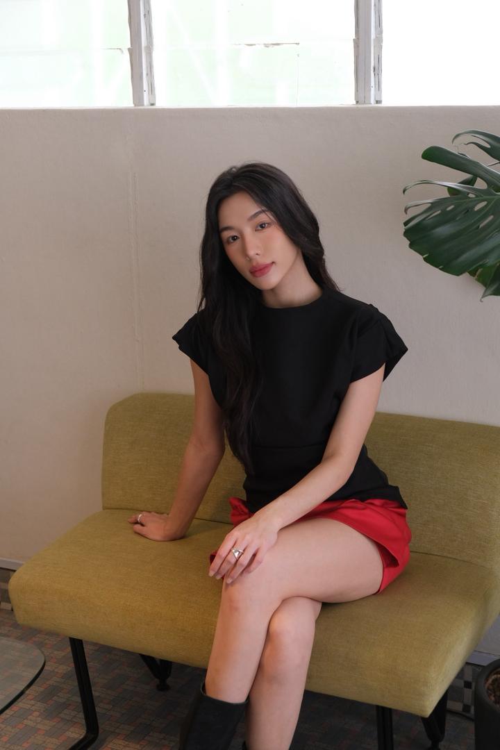 Asymmetrical Slim-Fit top