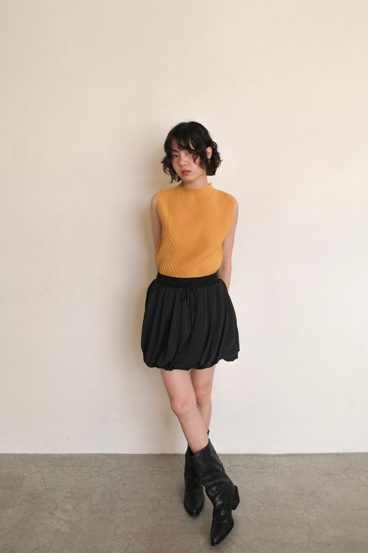 Diagonal Striped Line Sleeveless Top