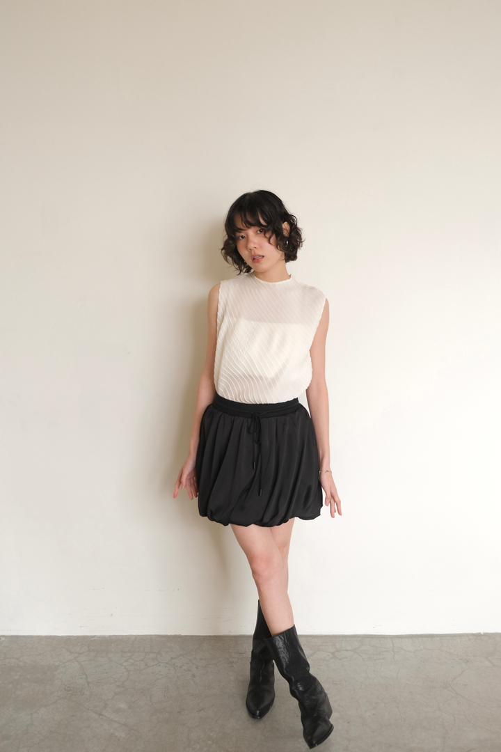 Diagonal Striped Line Sleeveless Top