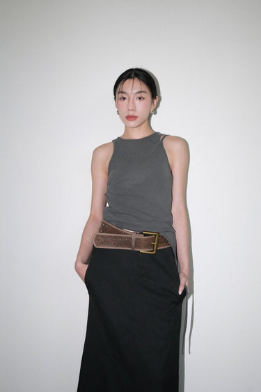 A line skirt with vintage belt
