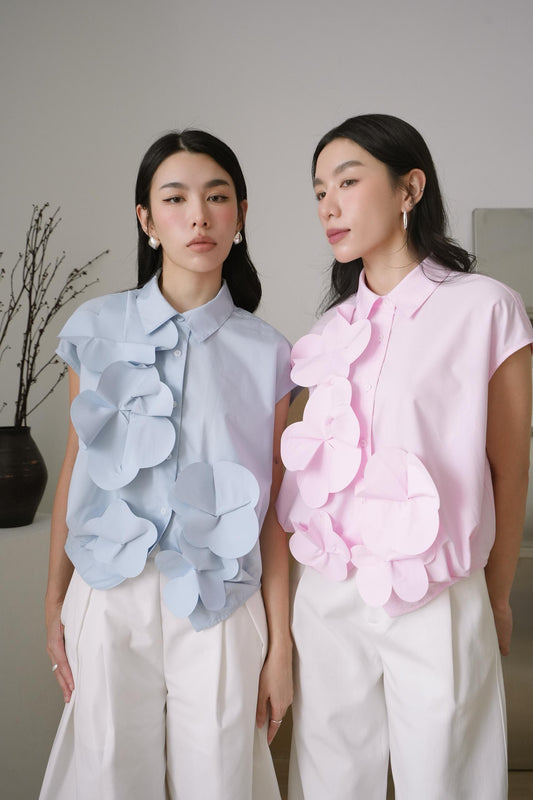 Sleeveless Shirt With 3D Floral Design