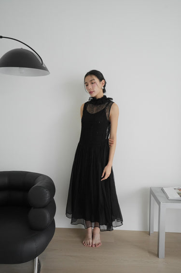 Lace Sleeveless Dress With Belt